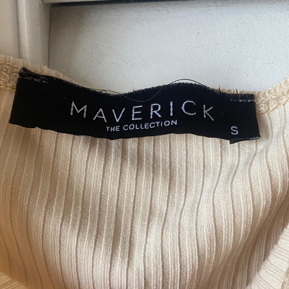 Elegant Yellow Ruffled Bodysuit - Picture 2 of 4